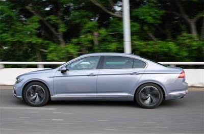 大眾高級豐田便宜?不 9.99萬能買速騰 但豐田同級要16萬